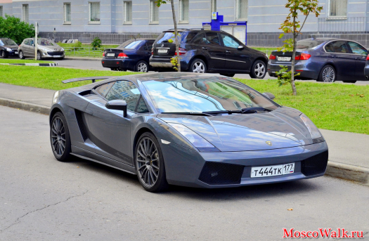 Lamborghini во дворах Москвы