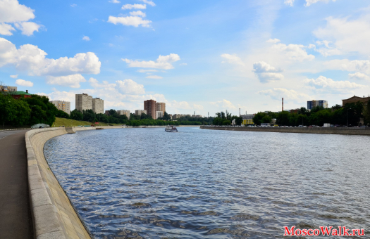 Крутицкая набережная. Москва-река