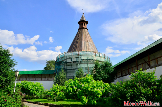 Юго-западная башня Новоспасского монастыря