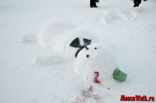 убитый выстрелом в голову снеговик