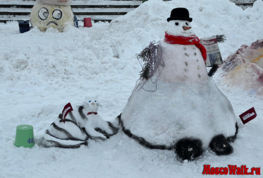 Снеговик с кошкой от газеты Вечерняя Москва