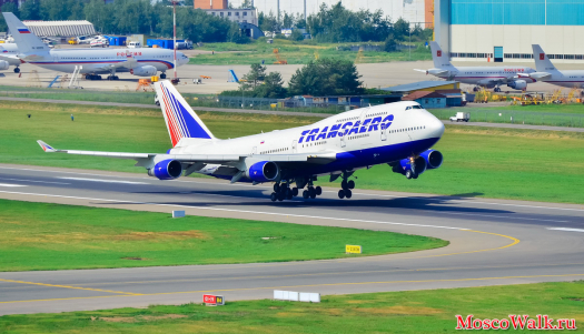 Взлет Transaero Airlines Boeing 747-412 (EI-XLL)