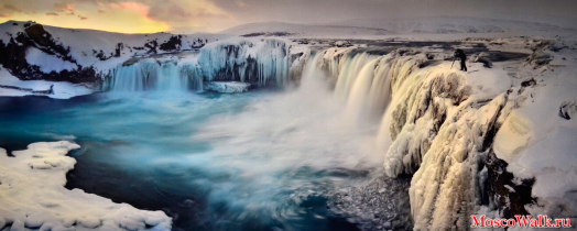 река Скьяульвандафльоут в Исландии водопад - Годафосс
