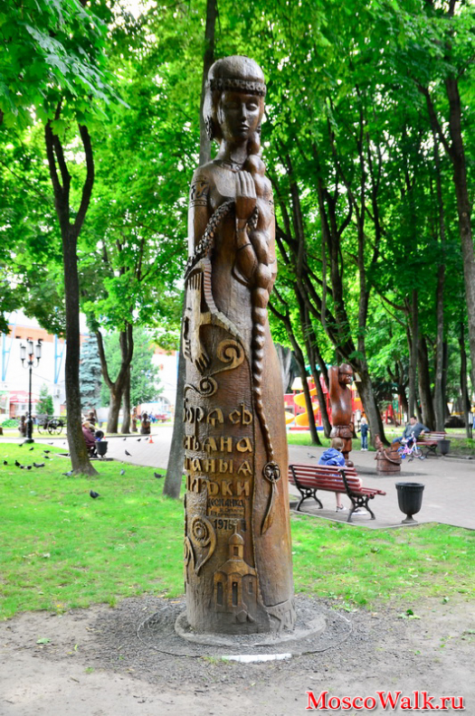 Скульптура Десняночка в парке Брянска