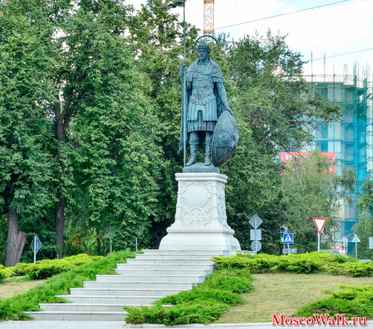 Памятник святому великомученику Димитрию Солунскому