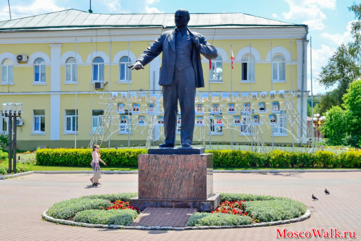 памятник Владимиру Ленину в Дмитрове