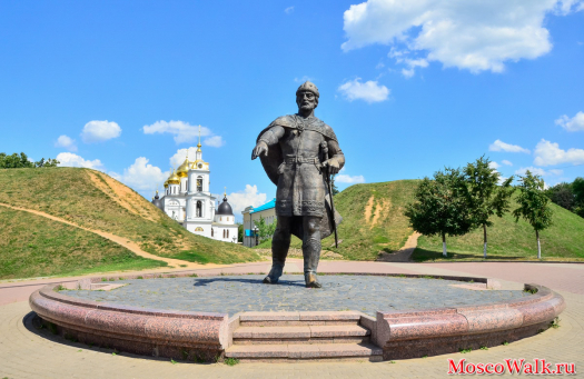 Памятник Юрию Долгорукому в городе Дмитров