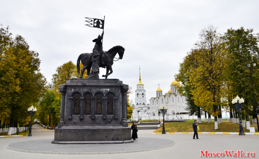 Памятник основателю города Владимира князю Владимиру Красно Солнышко и Святителю Федору