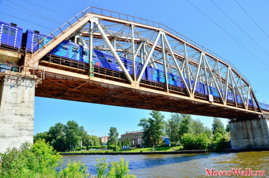 Хлебниковский железнодорожный мост через канал имени Москвы
