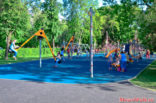 детская площадка в парке Гончаровский