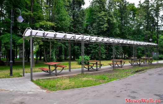 парк у метро Войковская