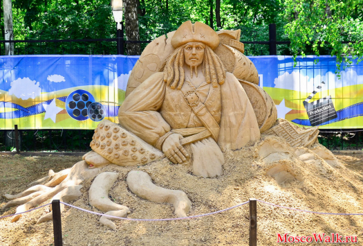 Песчаная скульптура Капитан Джек Воробей