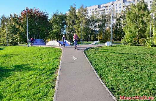 Гольяновский парк. Велосипедная дорожка