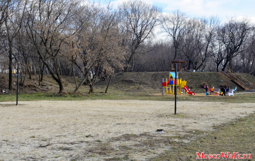 Волейбольная площадка в Коломенском