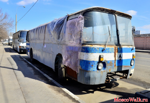 заброшенный автобус ЛАЗ-695