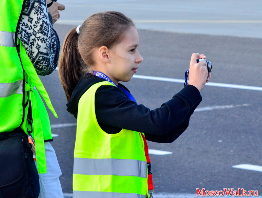 дети споттеры в аэропорту Домодедово