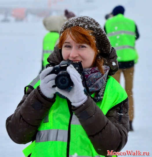 девушки фотографы в аэропорту Домодедово