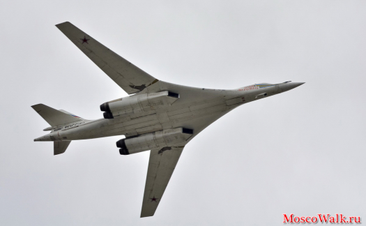Ту-160  сверхзвуковой стратегический бомбардировщик-ракетоносец