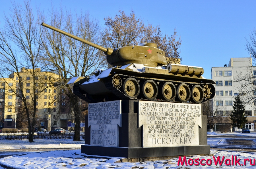 Памятник танк Т-34 в Пскове