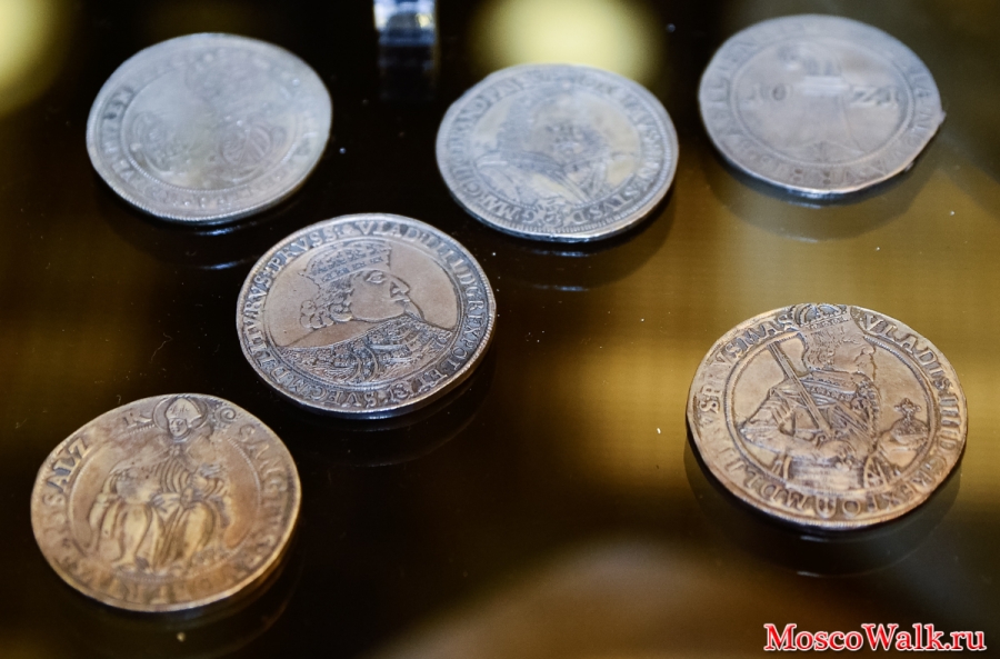 монеты клада-гиганта со старого гостиного двора