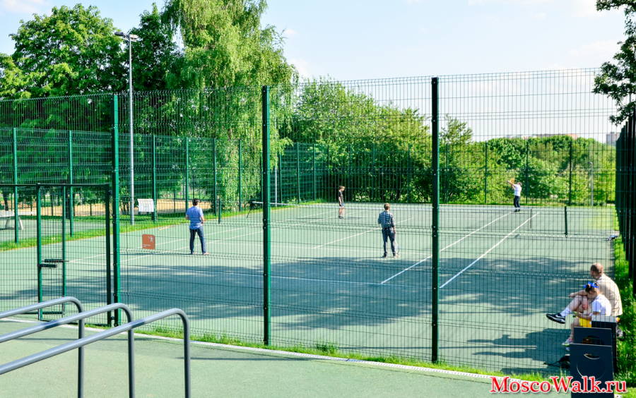 Площадка для большого тенниса в Садовниках