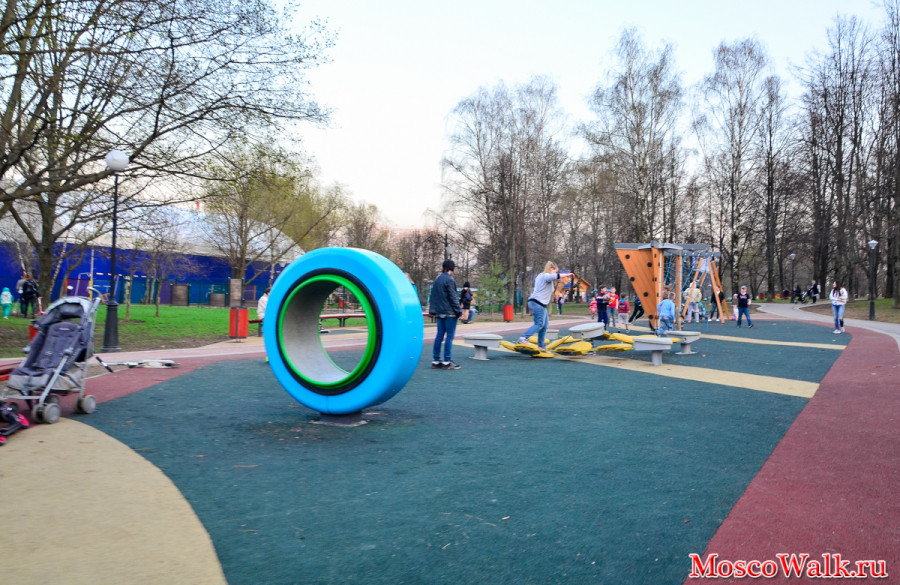 Детская площадка в Зюзино парке