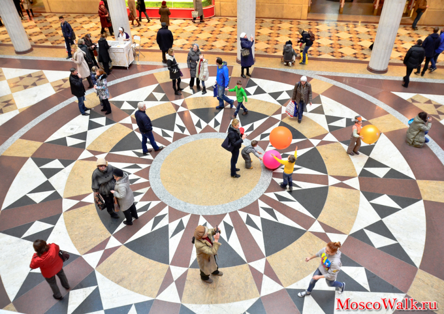 Универмаг Детский мир на Лубянской площади в Москве