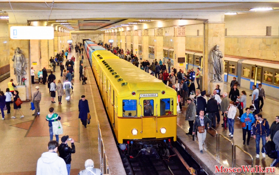 Выставка ретро-вагонов на станции «Партизанская»