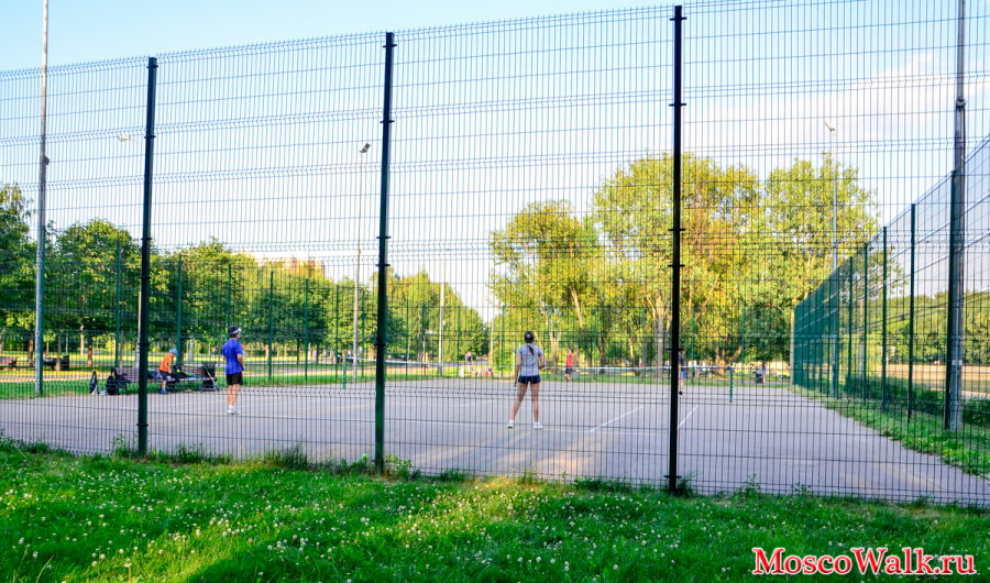 Парк Радуга теннисный корт
