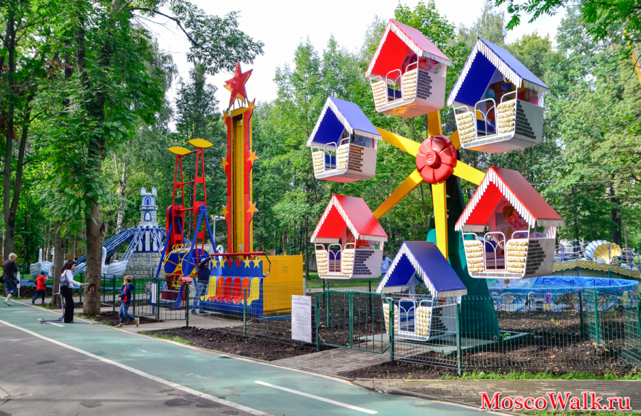 детские аттракционы в парке Толстого в Химках