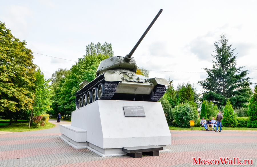 Танк Т-34-85 в Химках
