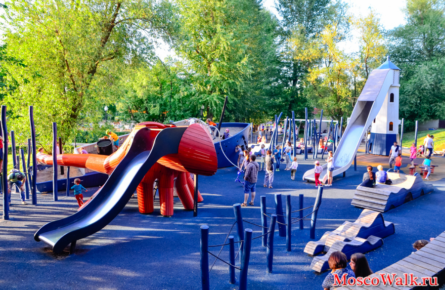 детская игровая площадка в парке Горького