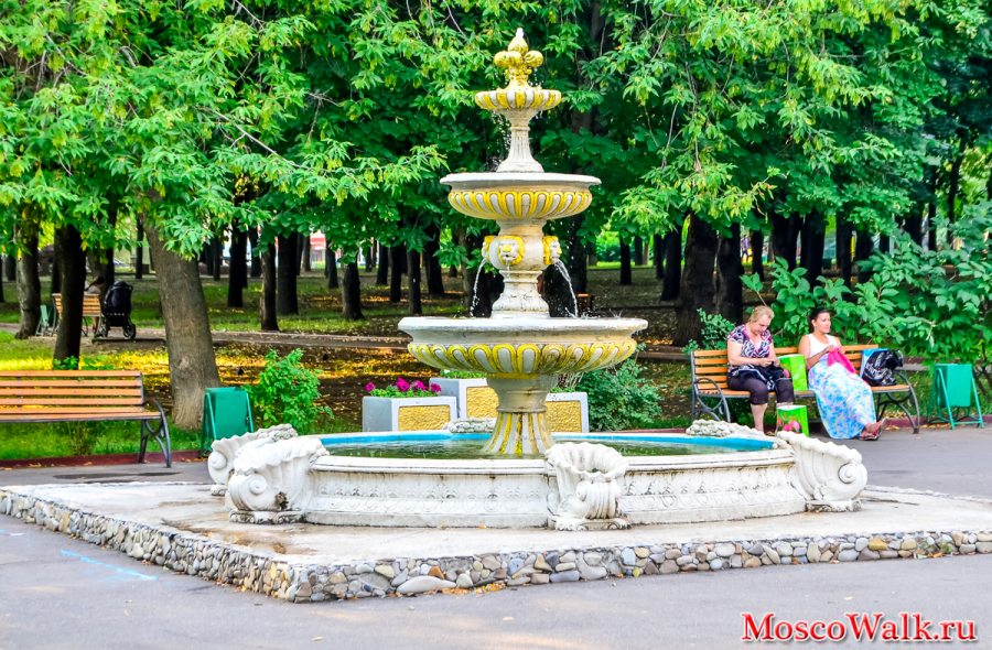 фонтан в сквере имени Ерастова в Черемушках