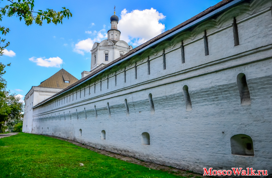 стены Спасо-Андроников монастыря