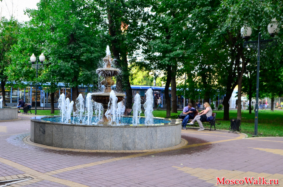фонтан у метро Авиамоторная