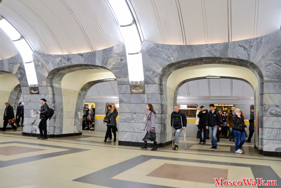 Чкаловская станция метро