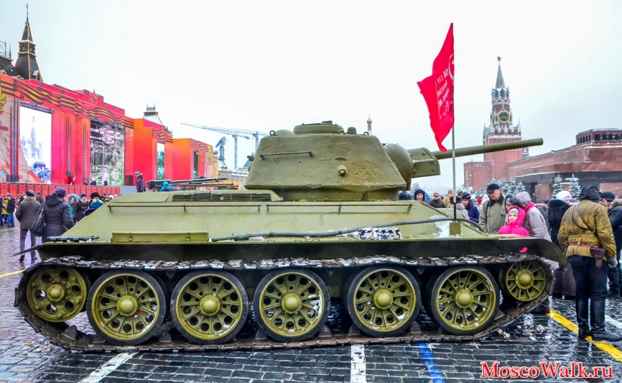 Т-34 на Красной площади