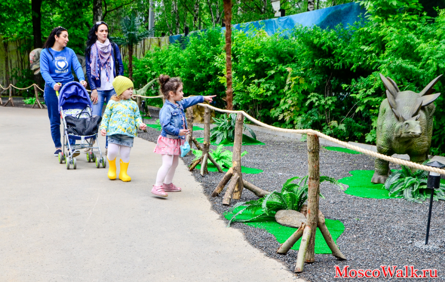 выставка динозавров в парке Москвы
