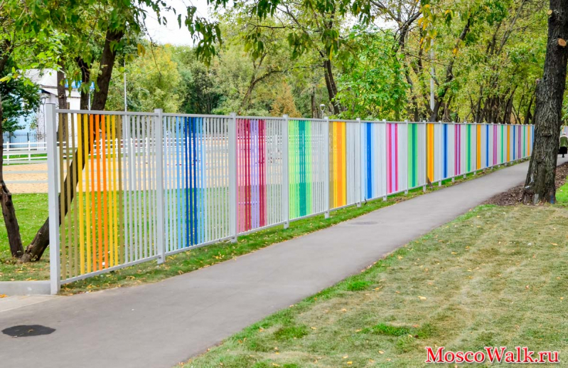 разноцветный забор