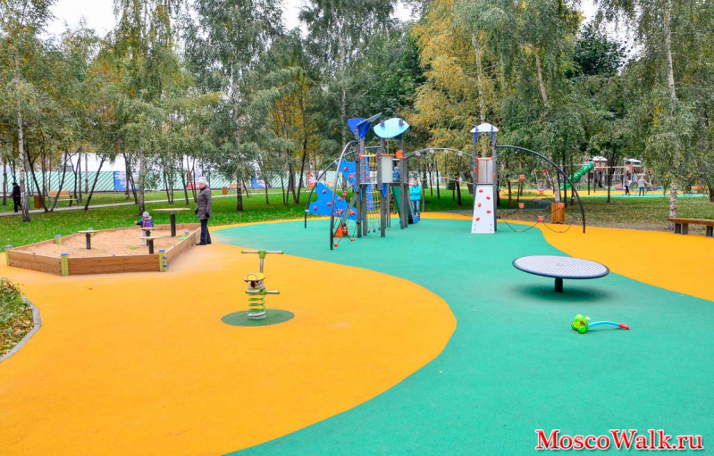детская площадка в парке Фестивальный