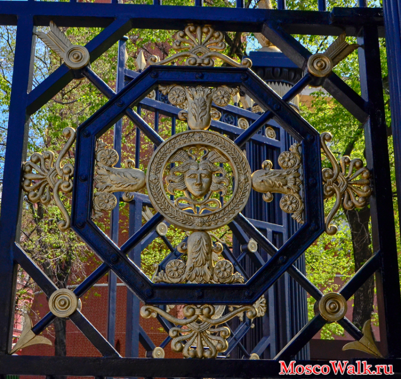 Александровский сад входные ворота