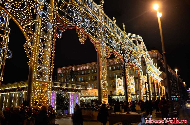 Арки в виде светящихся театральных фасадов украсят площадки «Путешествия в Рождество»