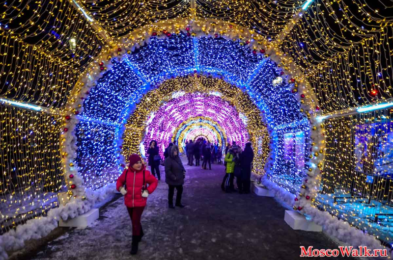 Светящийся тоннель. Путешествие в Рождество