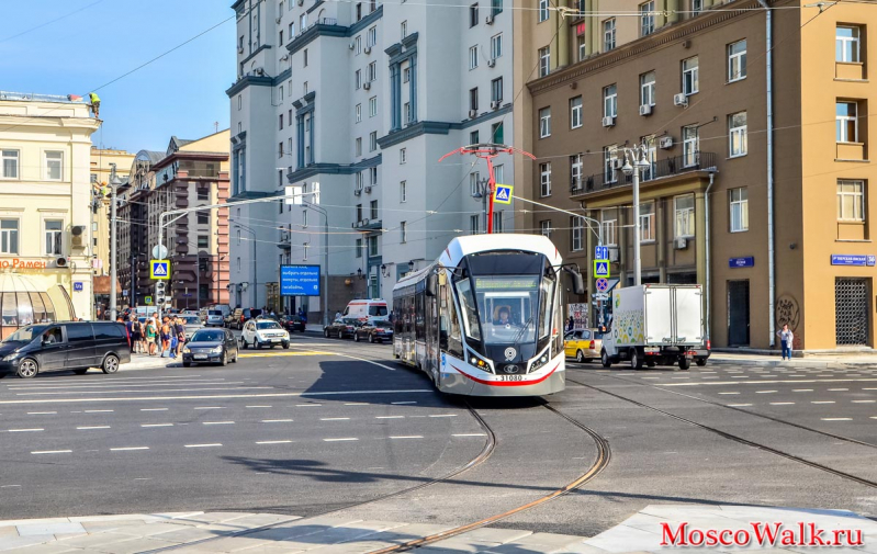 Трамвай в центре Москвы
