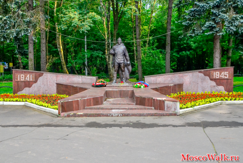 Памятник погибшим в Великой Отечественной войне в Кузьминках