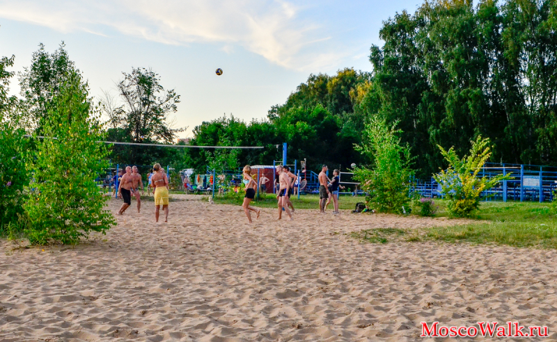 площадка для игры в пляжный волейбол в Серебряном бору
