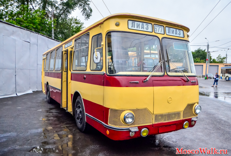 автобус ЛиАЗ-677