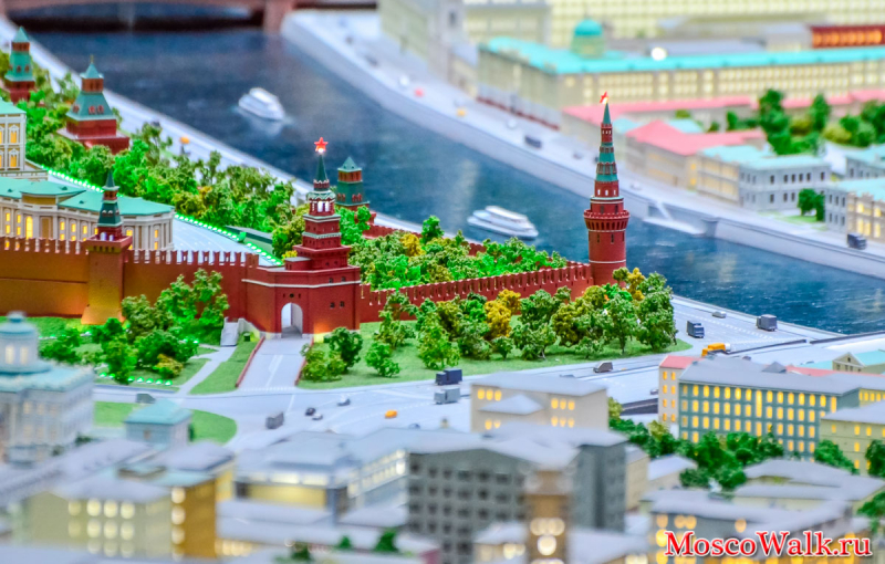 Красная площадь на макете Москвы