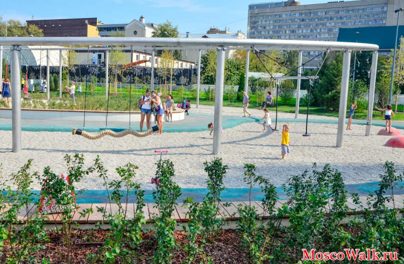 детская зона отдыха в парке Горького