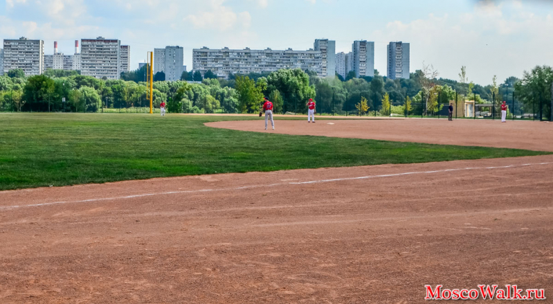 бейсбольное поле парк Братеевская пойма